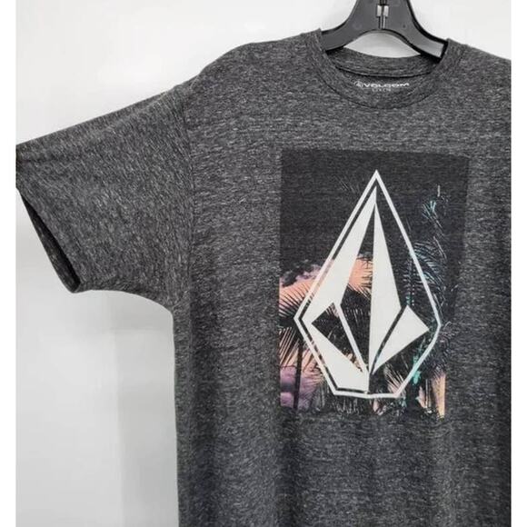 Volcom Short Sleeve T-Shirt Large Heather Black Large Front Logo Graphic NWT - Picture 3 of 5